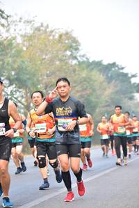 BIB: 209
                            <button type="button" onclick="openModal(10136101)" class="btn btn-primary btn-sm float-right btn-popup" data-toggle="modal" data-target=".modal-high-quality">
                        <i class="fas fa-shopping-cart"></i> Add to Cart
                    </button>
                                            <button type="button" onclick="isThisMe(10136101, true)" class="btn btn-success btn-sm float-right btn-popup btn-isme hidden" data-toggle="tooltip" data-placement="bottom" title="นี่คือรูปของคุณใช่ไหม คลิกที่นี่เพื่อเอาเข้าอัลบั้ม">
                        <i class="fas fa-plus"></i> Add to album
                    </button>
                    <button type="button" onclick="isThisMe(10136101, false)" class="btn btn-warning btn-sm float-right btn-popup btn-isnotme hidden">
                        <i class="fas fa-ban"></i> Remove from album
                    </button>
